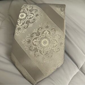 Castle Elegant Tonal Paisley Patterned Men's Gray Necktie